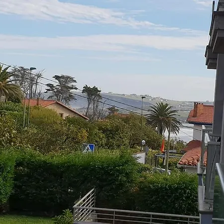 En A 150 Metros De La Playa Con Garaje Lägenhet Suances
